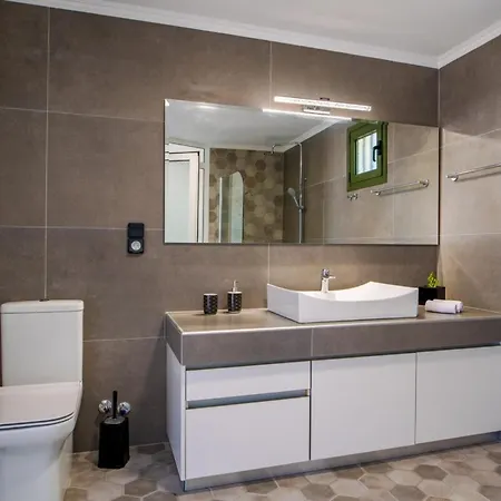 Villa Arktos Sunset Miniá