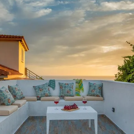 Arktos Sunset Villa